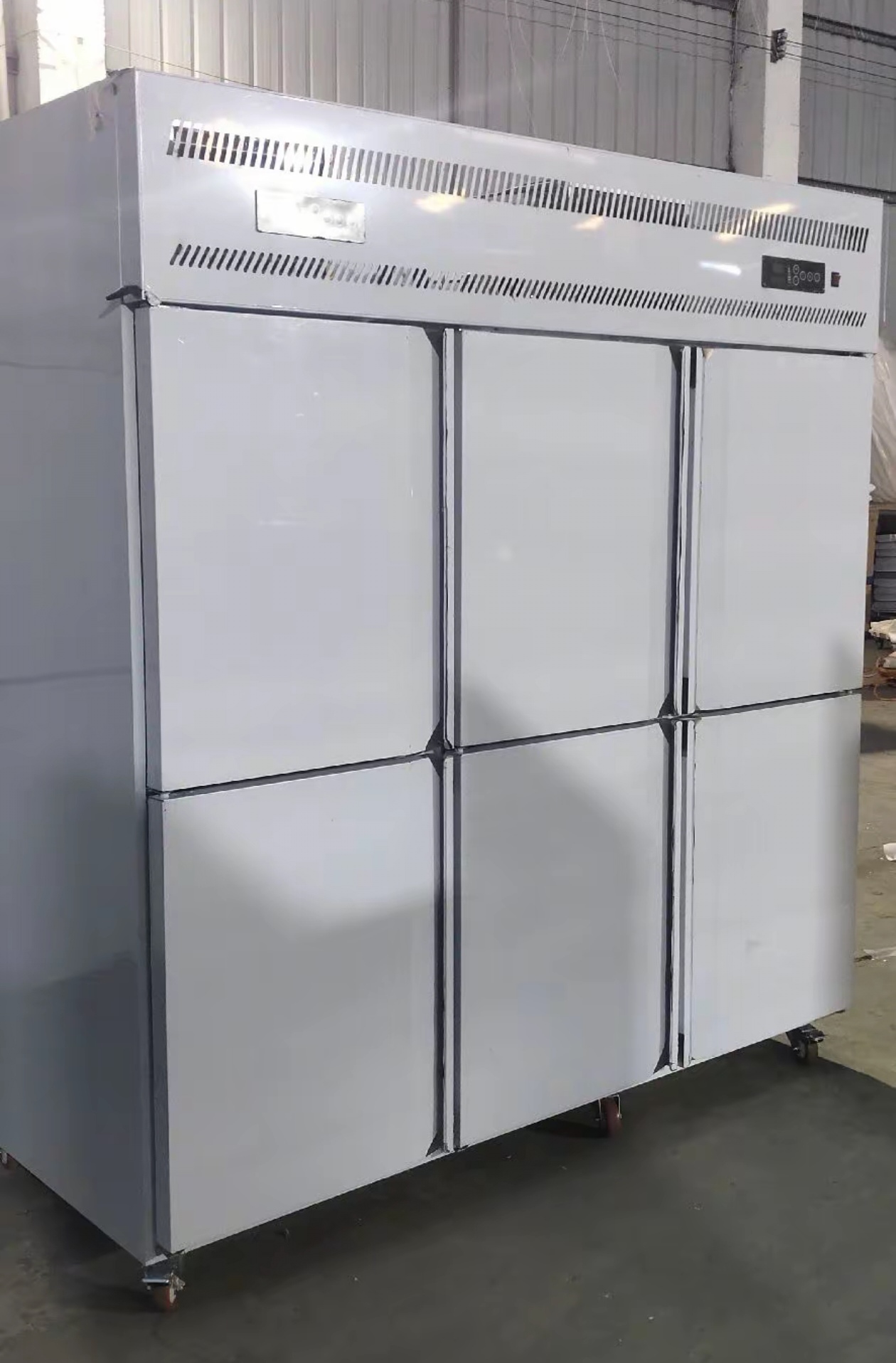 立式四门双机双温冷柜